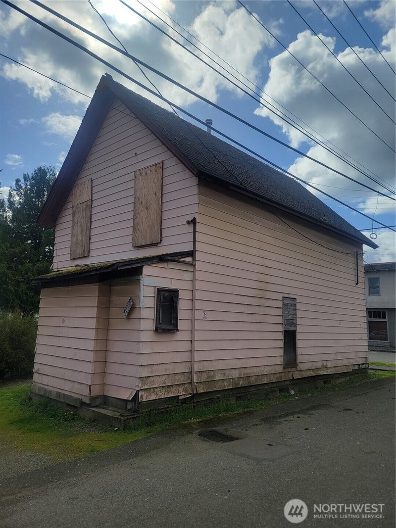 218 S 2nd Street
