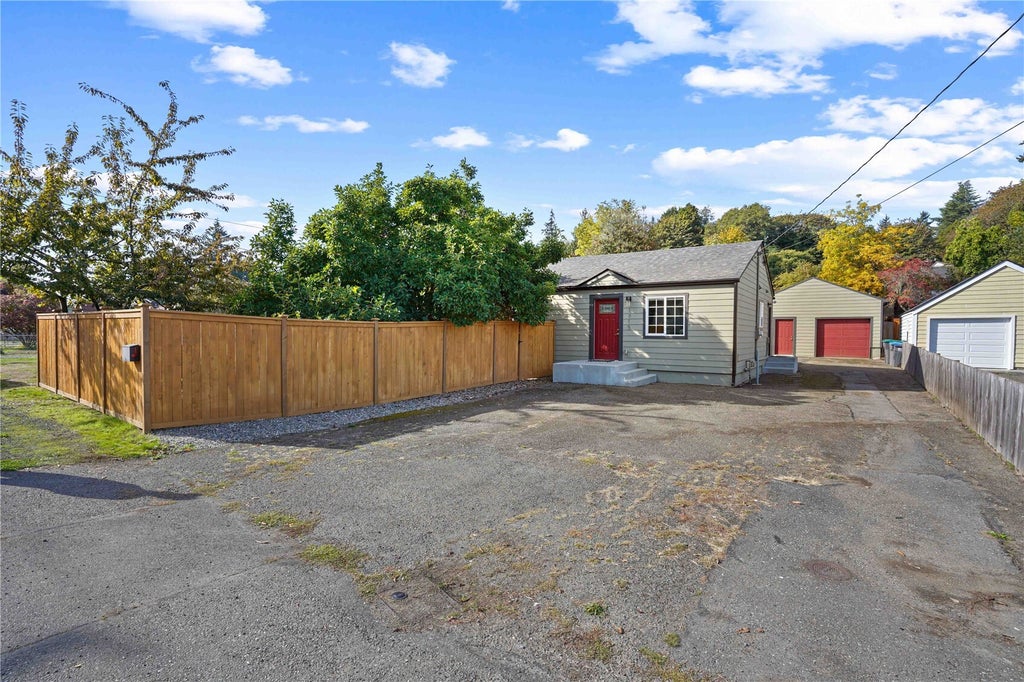 Photo of 1715 Snyder Avenue, Bremerton, WA 98312 (MLS # 2597315)