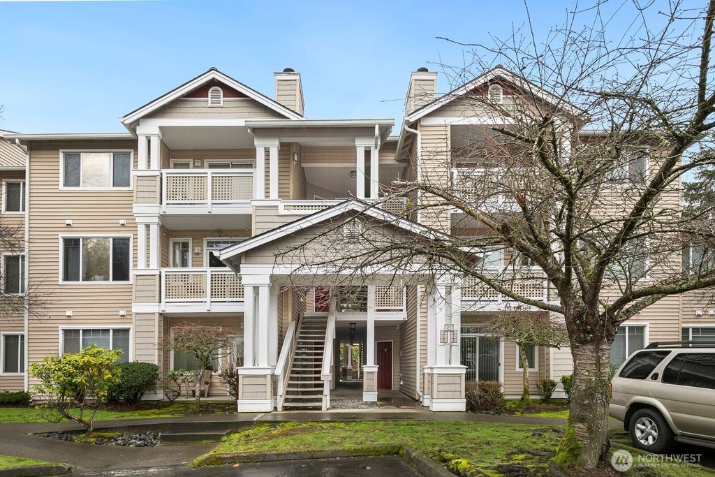 Photo of 15300 112th Avenue NE #C304, Bothell, WA 98011 (MLS # 2474844)