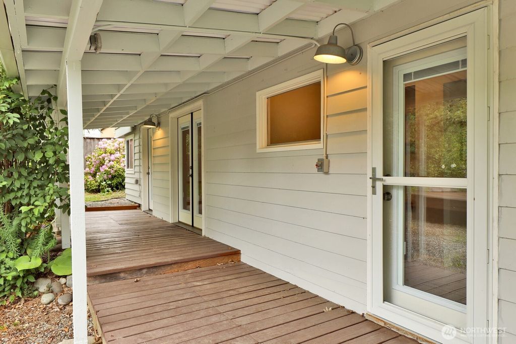 Photo of 2821 Racine Street, Bellingham, WA 98226 (MLS # 2531289)
