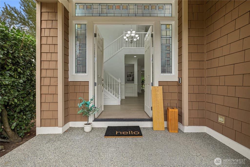 Photo of 20554 NE 32nd Court, Sammamish, WA 98074 (MLS # 2570764)