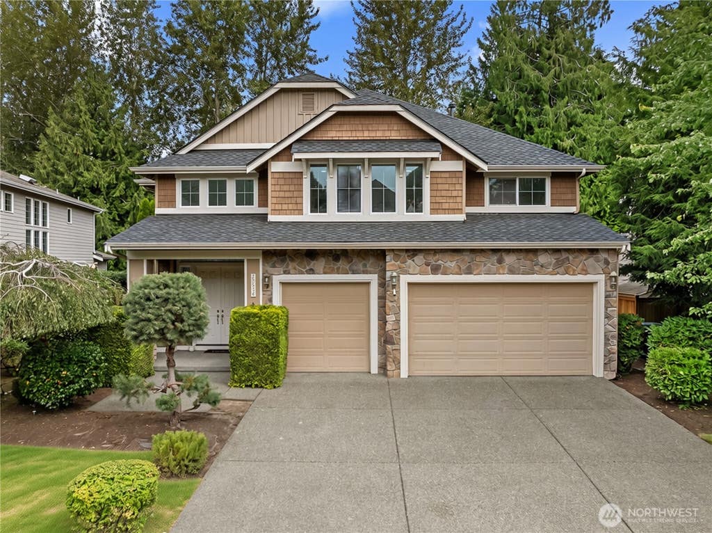 Photo of 20554 NE 32nd Court, Sammamish, WA 98074 (MLS # 2570764)