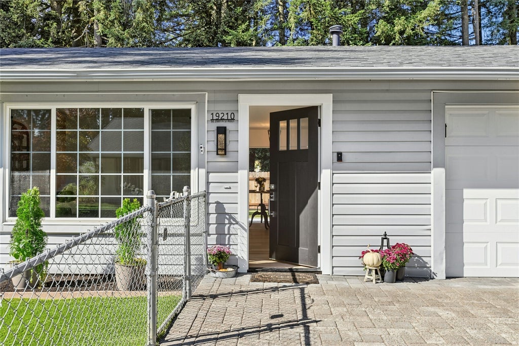 Photo of 19210 SE 268th St ST, Covington, WA 98042 (MLS # 2595118)