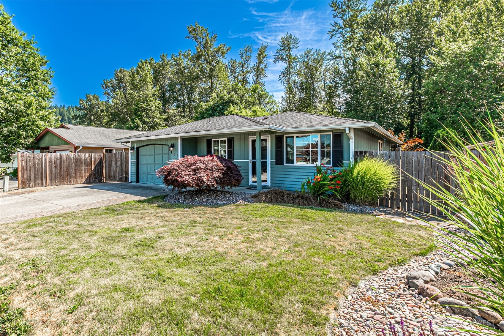 406 Brown Way SE