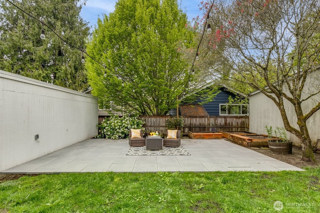 Photo of 140 NW 78th Street, Seattle, WA 98117 (MLS # 2512438)