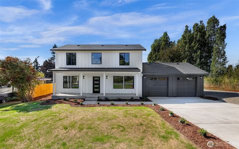 Photo of 225 10th Street, Blaine, WA 98230 (MLS # 2438502)