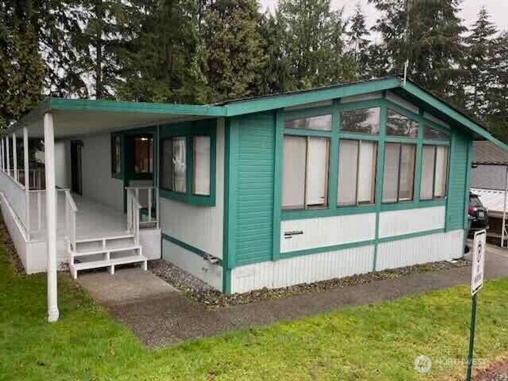 Photo of 2500 S 370th Street #106, Federal Way, WA 98003 (MLS # 2436403)