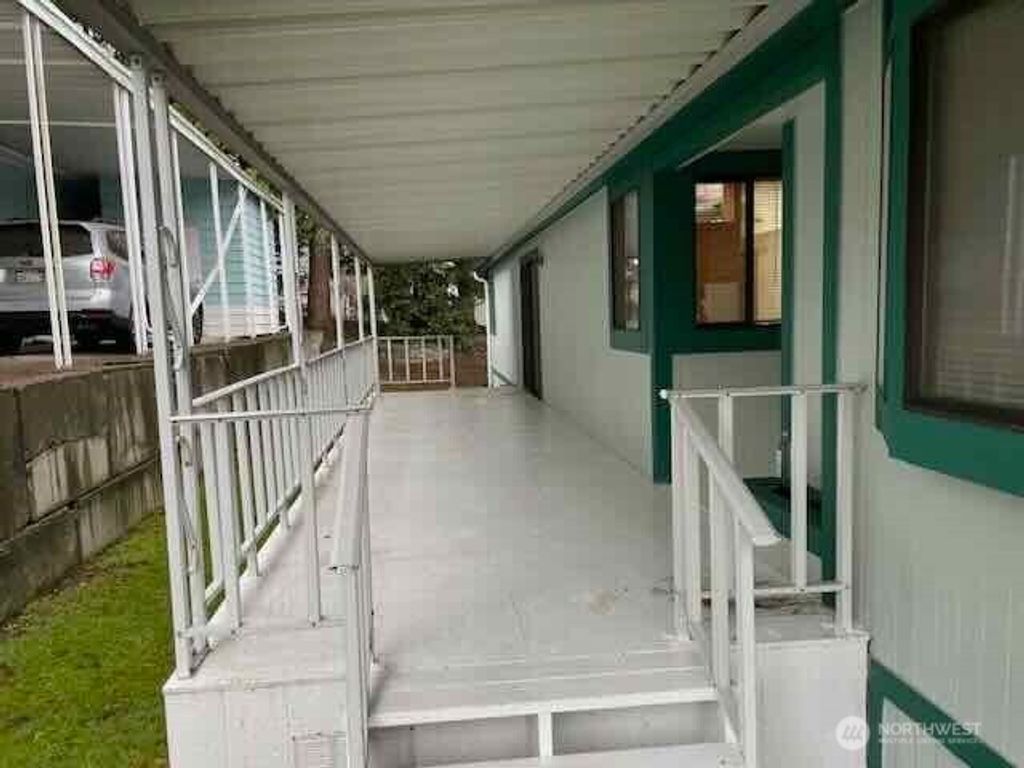 Photo of 2500 S 370th Street #106, Federal Way, WA 98003 (MLS # 2436403)