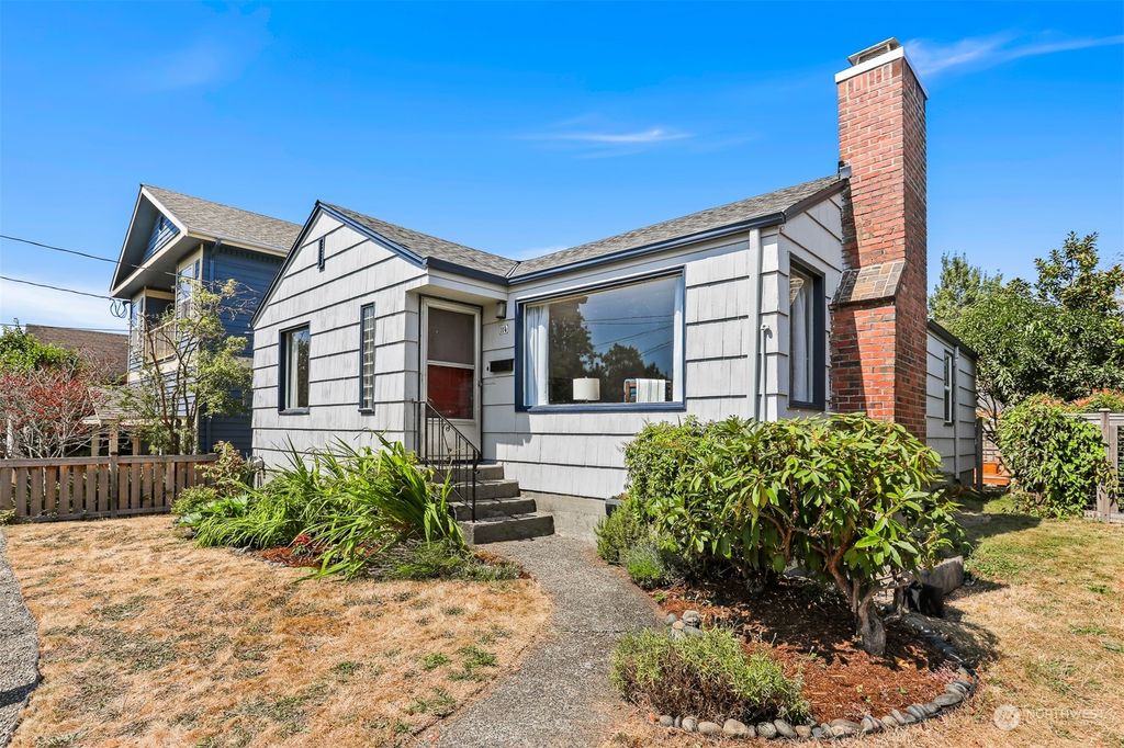 Photo of 114 N 81st Street, Seattle, WA 98103 (MLS # 2278073)