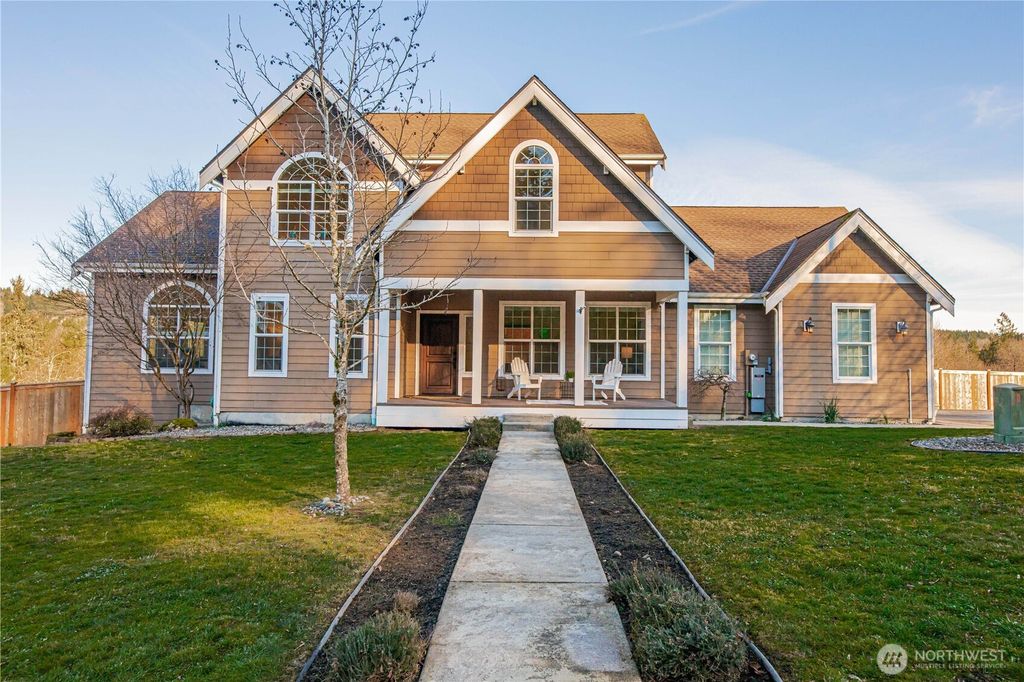 Photo of 21215 61st Place SE, Snohomish, WA 98920 (MLS # 2471364)