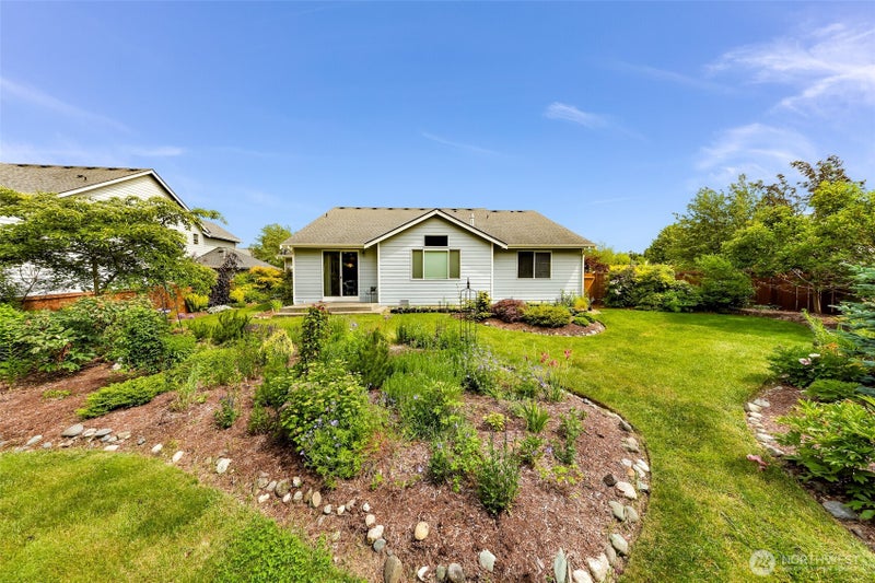 927 Clearwater Court
