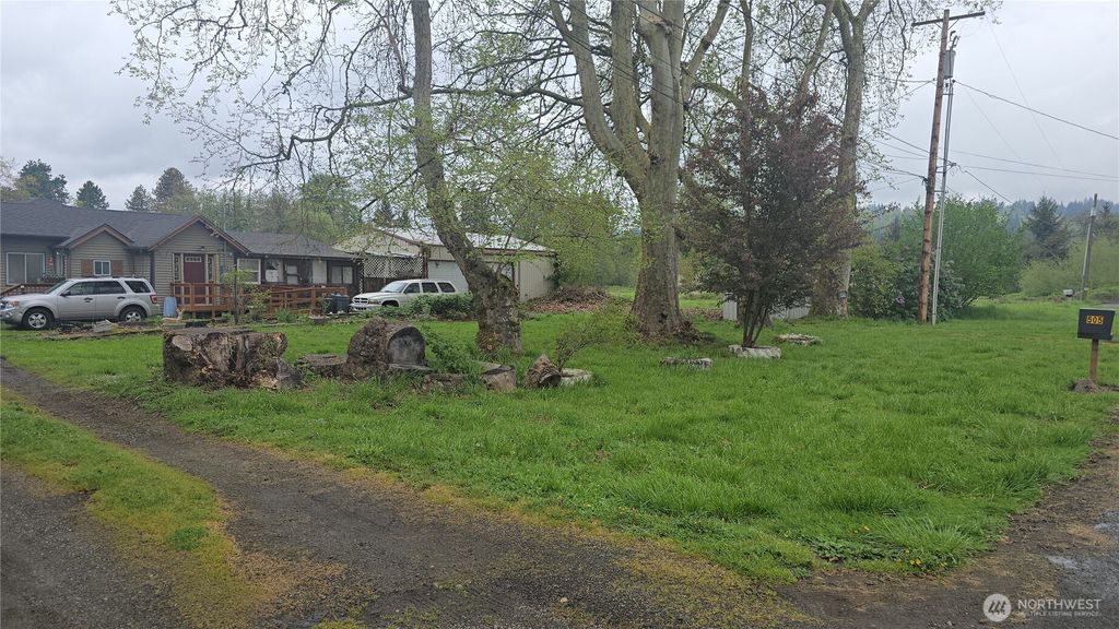 Photo of 505 Hawthorne Street, Kelso, WA 98626 (MLS # 2512644)
