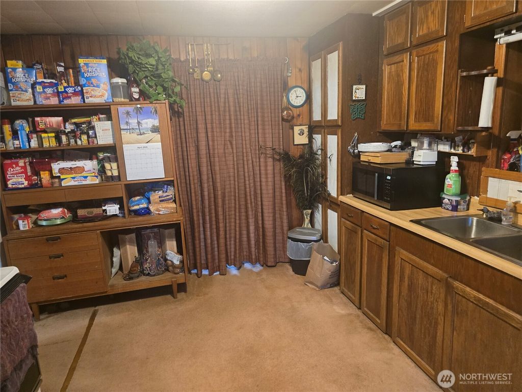 Photo of 505 Hawthorne Street, Kelso, WA 98626 (MLS # 2512644)