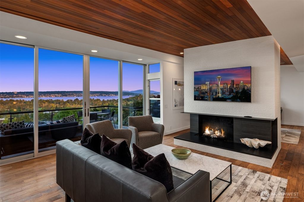 Photo of 7352 56th Avenue NE, Seattle, WA 98115 (MLS # 2448827)