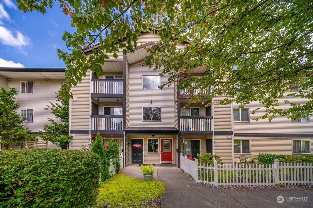 Photo of 16517 Currie Road SE #B209, Monroe, WA 98272 (MLS # 2154470)