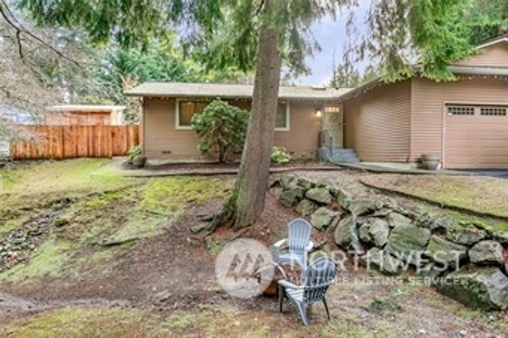 Photo of 610 Mountainside Drive SW, Issaquah, WA 98027 (MLS # 2070587)