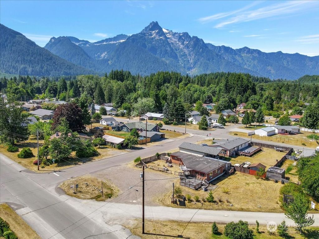 Photo of 1180 Cascade Street, Darrington, WA 98241 (MLS # 2212457)