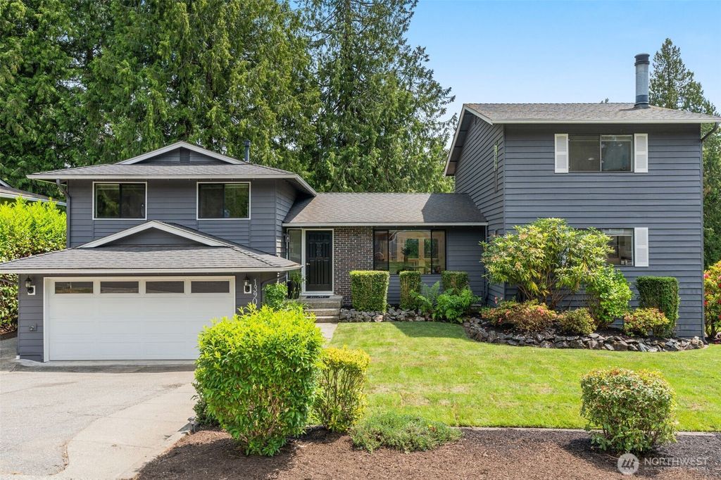 Photo of 13902 106th Place NE, Kirkland, WA 98034 (MLS # 2387111)