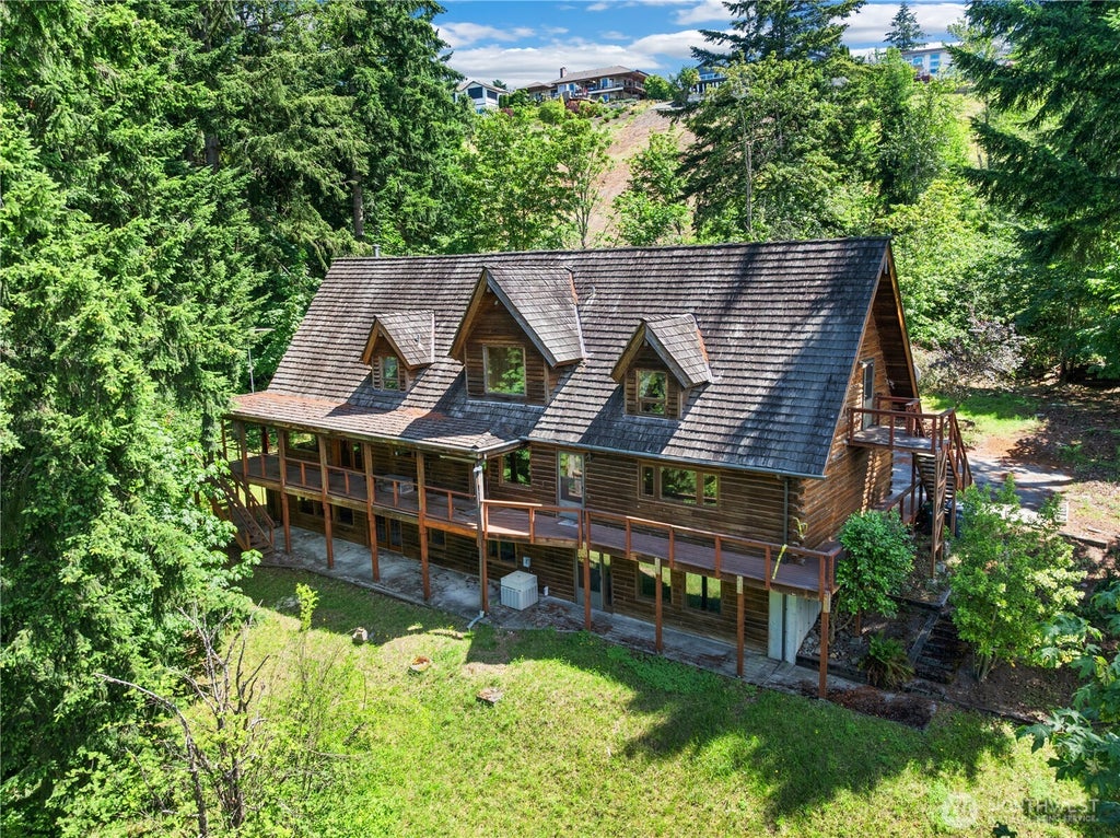 Photo of 5122 166th Avenue Ct E, Lake Tapps, WA 98391 (MLS # 2540530)