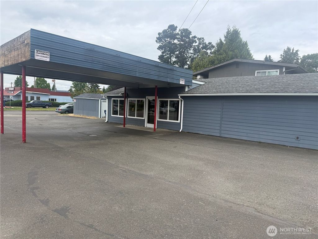 Photo of 420 auburn Way N, Auburn, WA 98002 (MLS # 2549717)