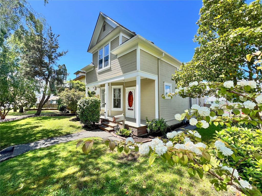 Photo of 1812 Lombard Avenue, Everett, WA 98201 (MLS # 2244314)