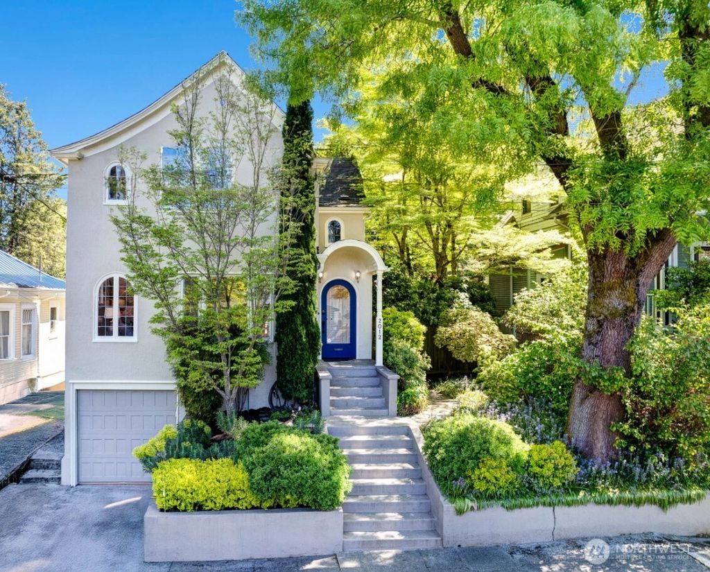 Photo of 2012 10th Avenue E, Seattle, WA 98102 (MLS # 2371857)