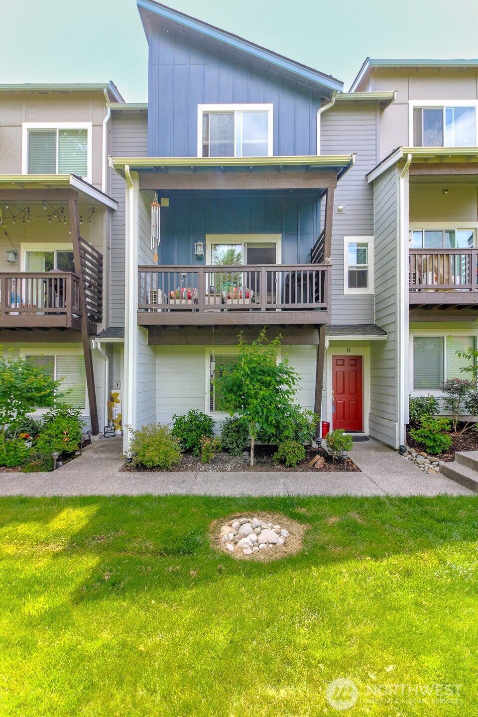 Photo of 17531 110th Avenue E #D, Puyallup, WA 98374 (MLS # 2536059)