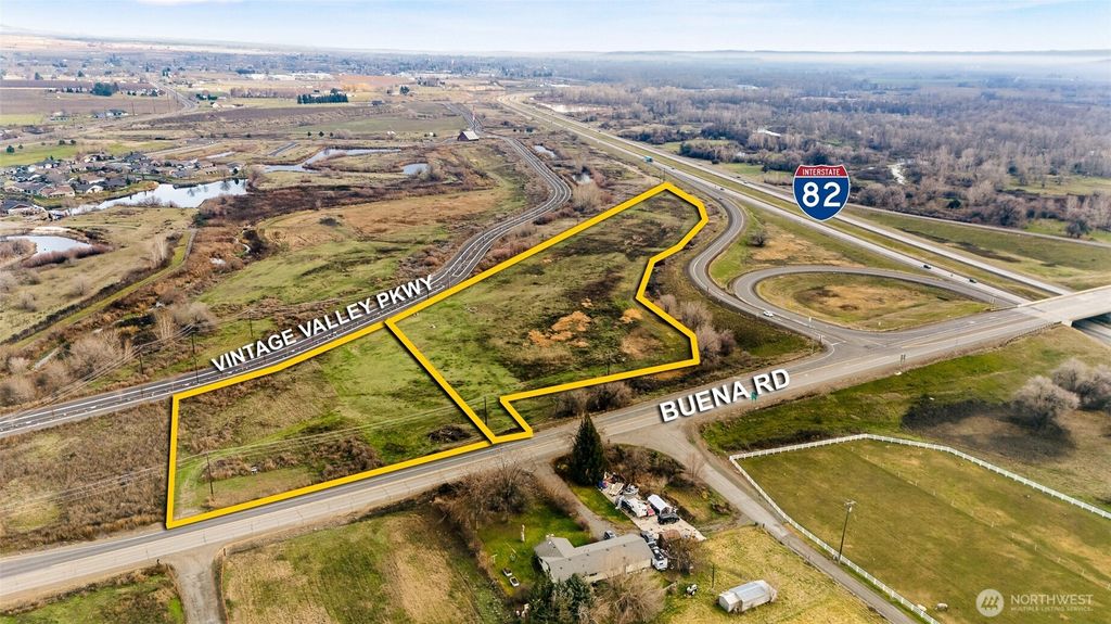 Photo of 0 Buena RD, Zillah, WA 98953 (MLS # 2467333)