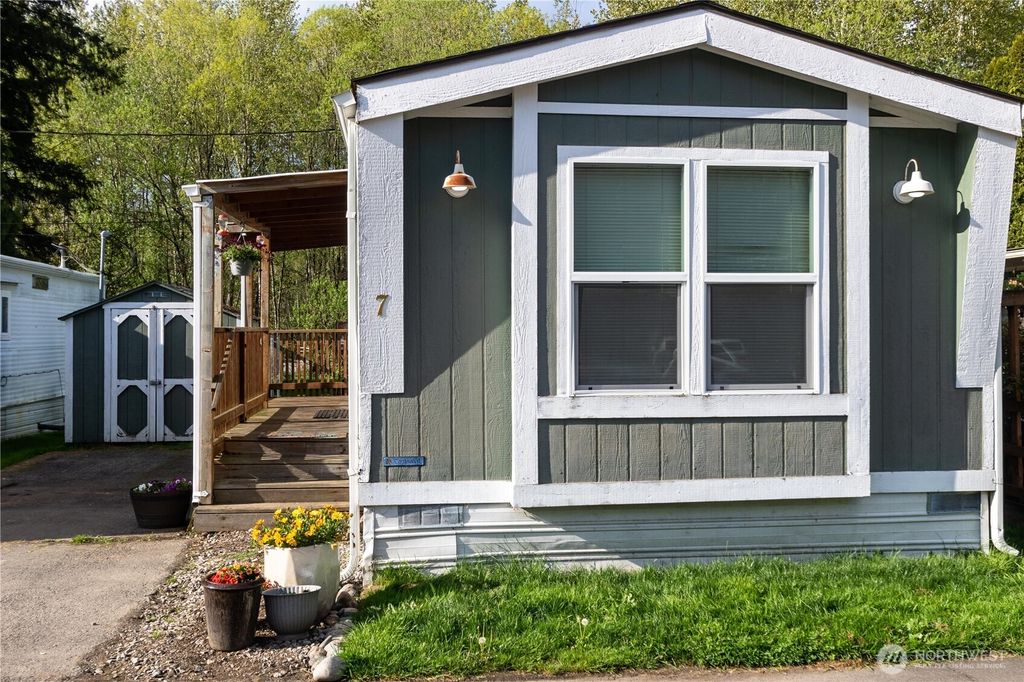 Photo of 105 E Cox Ave #7, Arlington, WA 98223 (MLS # 2513346)