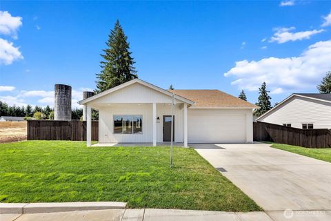 Photo of 301 Cap Avenue, Winlock, WA 98596 (MLS # 2424460)