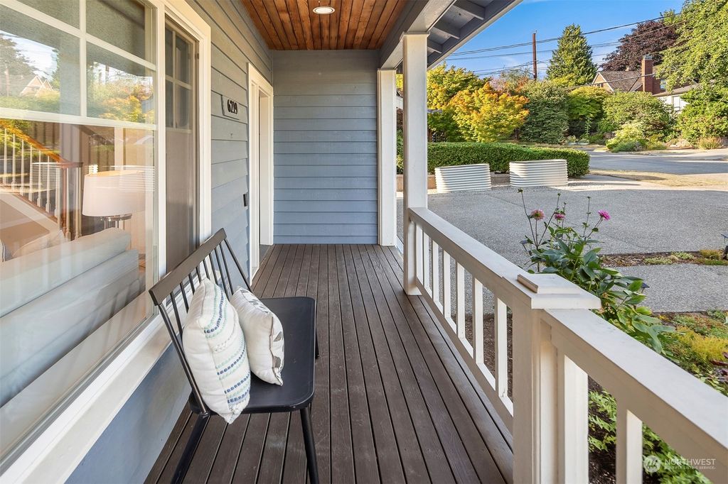 Photo of 6219 31st Avenue NE, Seattle, WA 98115 (MLS # 2274209)