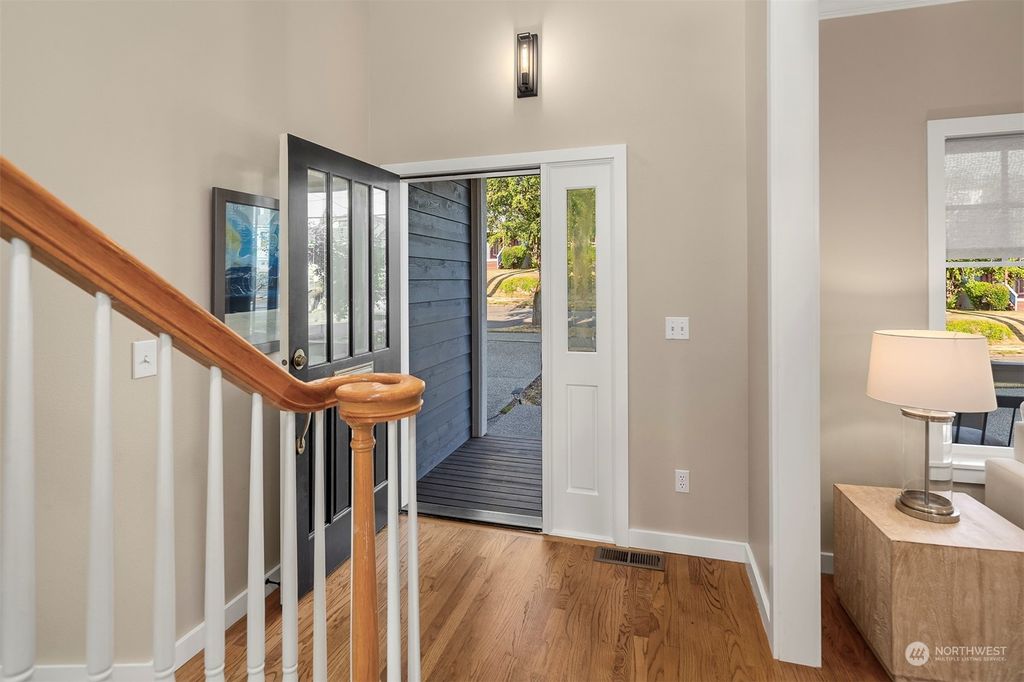 Photo of 6219 31st Avenue NE, Seattle, WA 98115 (MLS # 2274209)