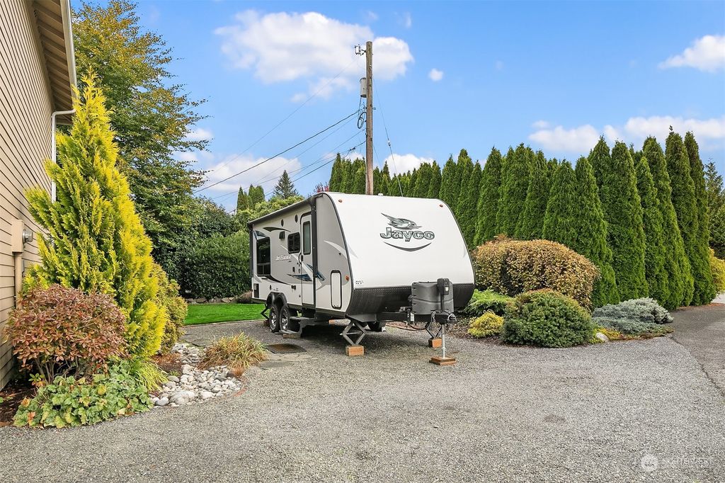 Photo of 908 21st Place, Snohomish, WA 98290 (MLS # 2158253)