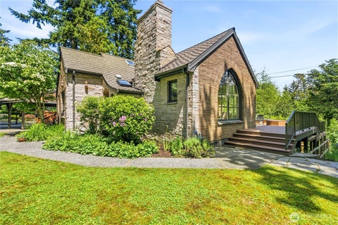 Photo of 17014 25th Avenue NE, Lake Forest Park, WA 98155 (MLS # 2517175)