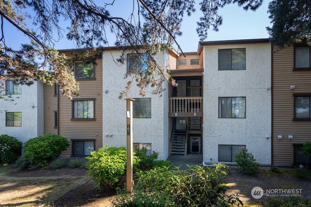 Photo of 1018 S 312th Street #535, Federal Way, WA 98003 (MLS # 2068955)