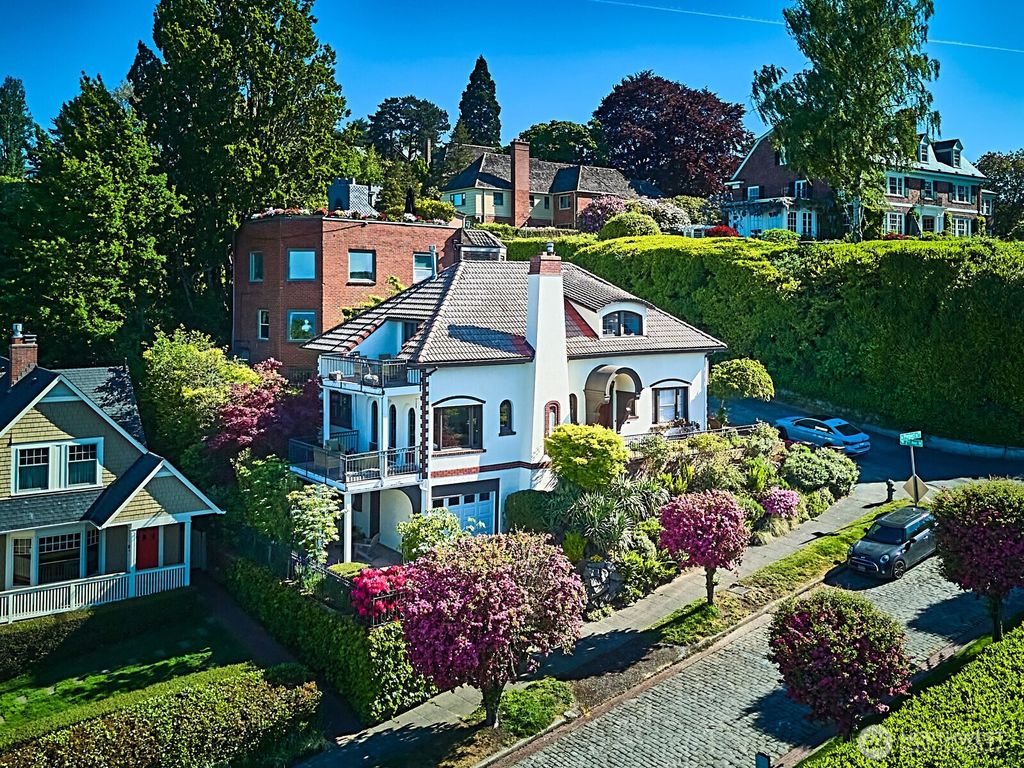 Photo of 700 W Prospect Street, Seattle, WA 98119 (MLS # 2522925)