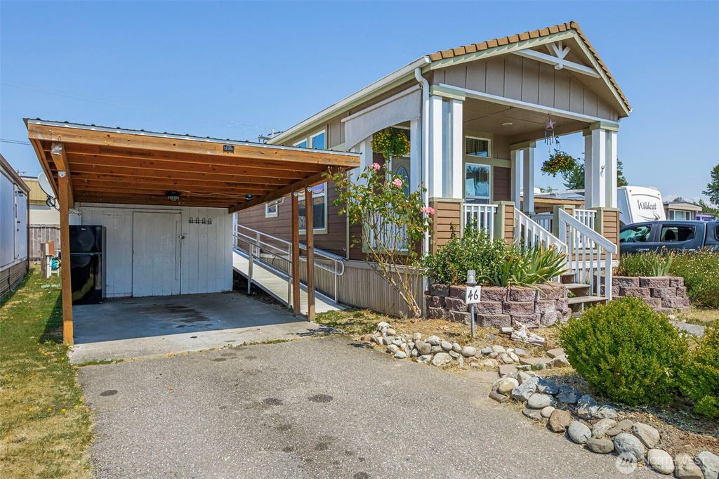 Photo of 4000 76th Street NE #46, Marysville, WA 98270 (MLS # 2414416)