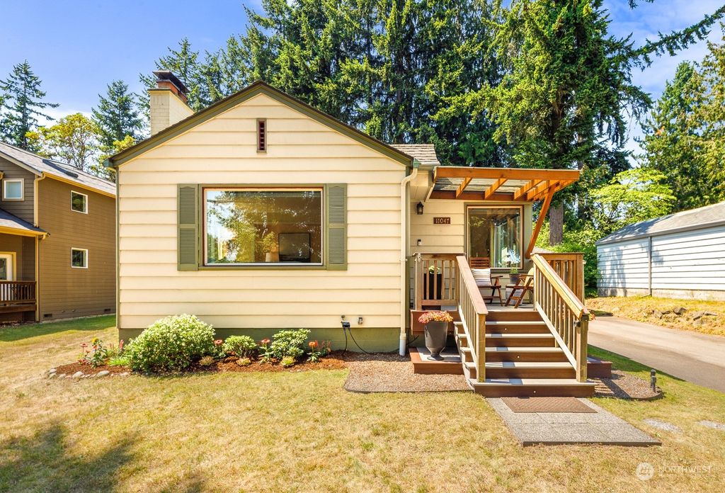 Photo of 11047 23rd Avenue NE, Seattle, WA 98125 (MLS # 2137436)