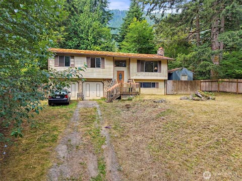 Photo of 42627 SE 175th Place, North Bend, WA 98045 (MLS # 2559360)