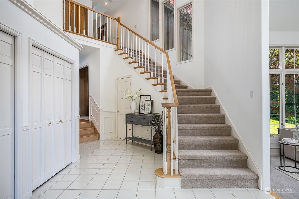 Photo of 24042 NE 30th Place, Sammamish, WA 98074 (MLS # 2226223)