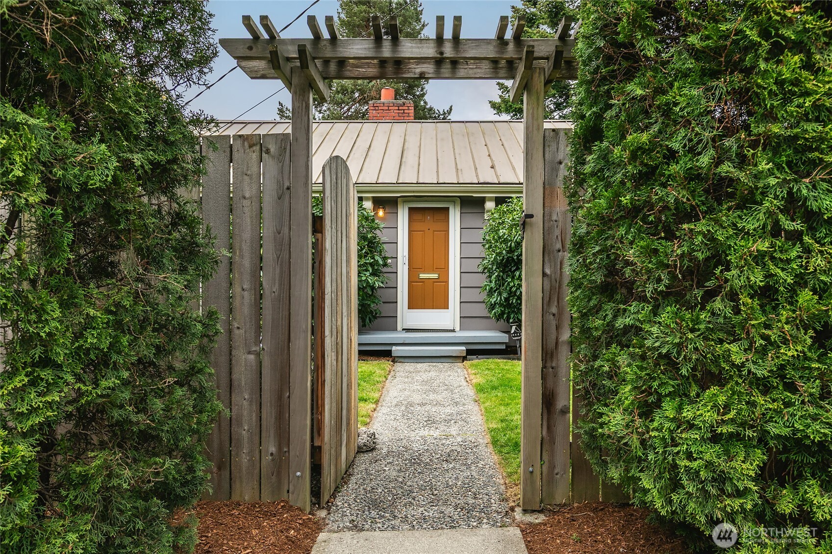 8437 Seward Park Avenue S