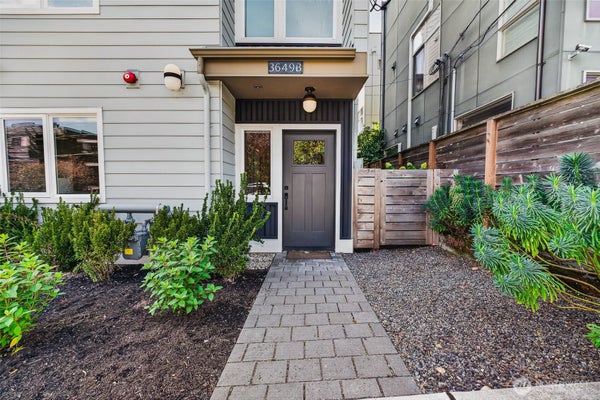 3649 FRANCIS AVE N APT B, SEATTLE, WA 98103 - Image 081f34db337302e2dce62f222de7df1d/1421476236