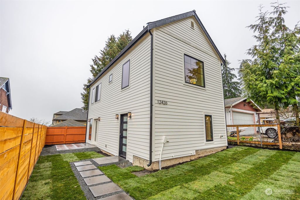 Photo of 12426 17th Avenue NE, Seattle, WA 98125 (MLS # 2037547)