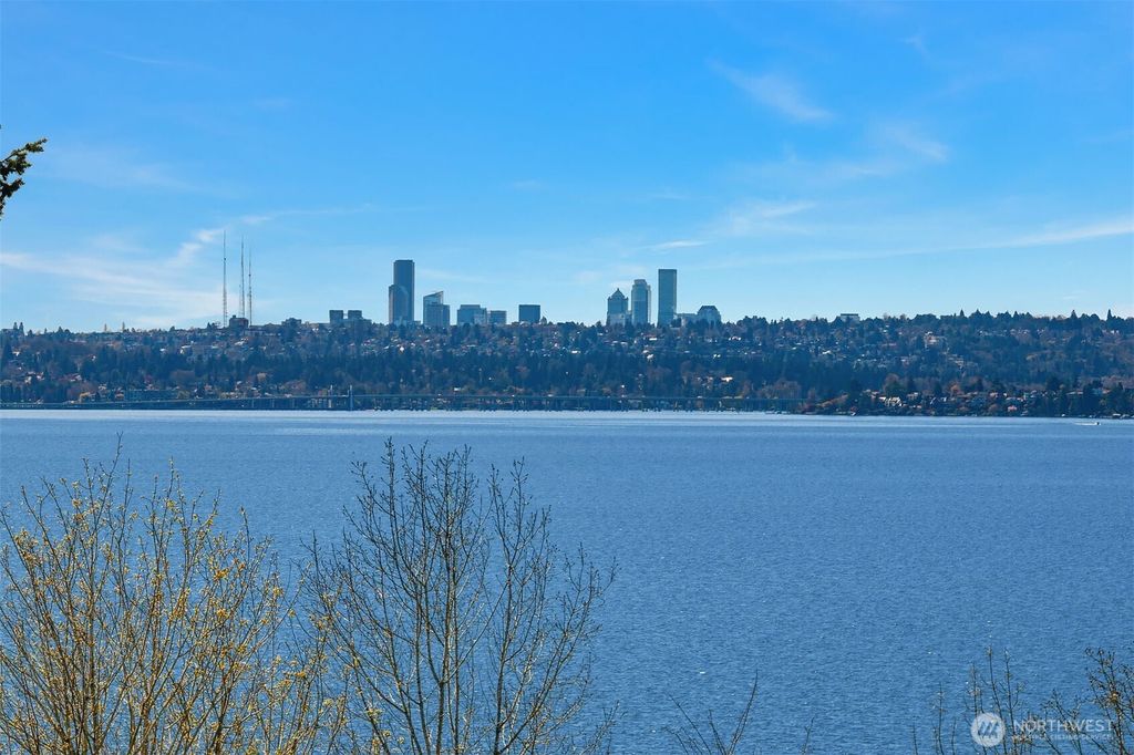 Photo of 508 8th Avenue W #B, Kirkland, WA 98033 (MLS # 2527229)