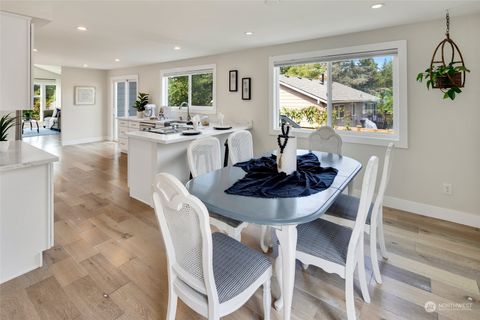 A home in Lake Forest Park