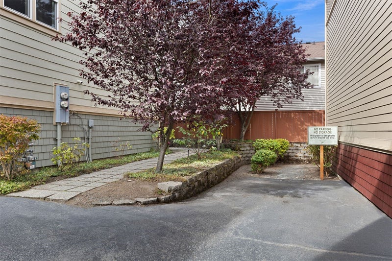 810 N 145th Lane