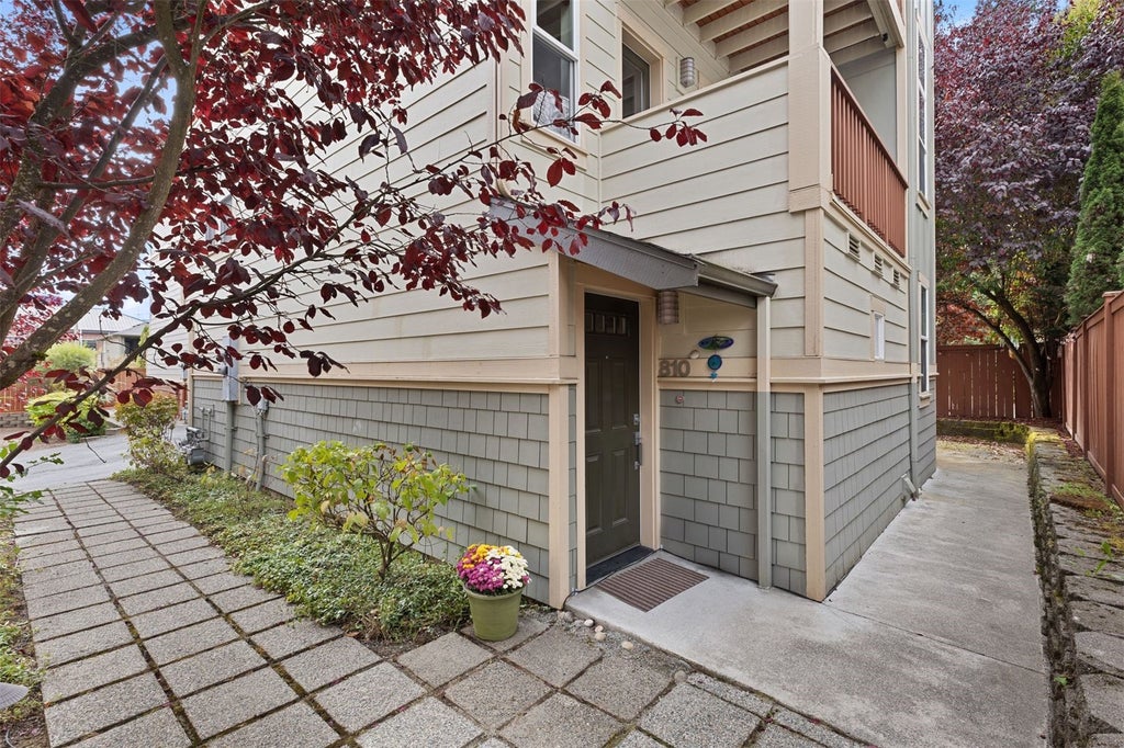 Photo of 810 N 145th Lane, Shoreline, WA 98133 (MLS # 2588251)