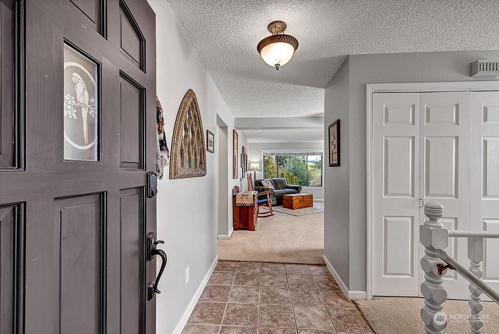 Photo of 10618 Glen Acres Drive S, Seattle, WA 98168 (MLS # 2196419)