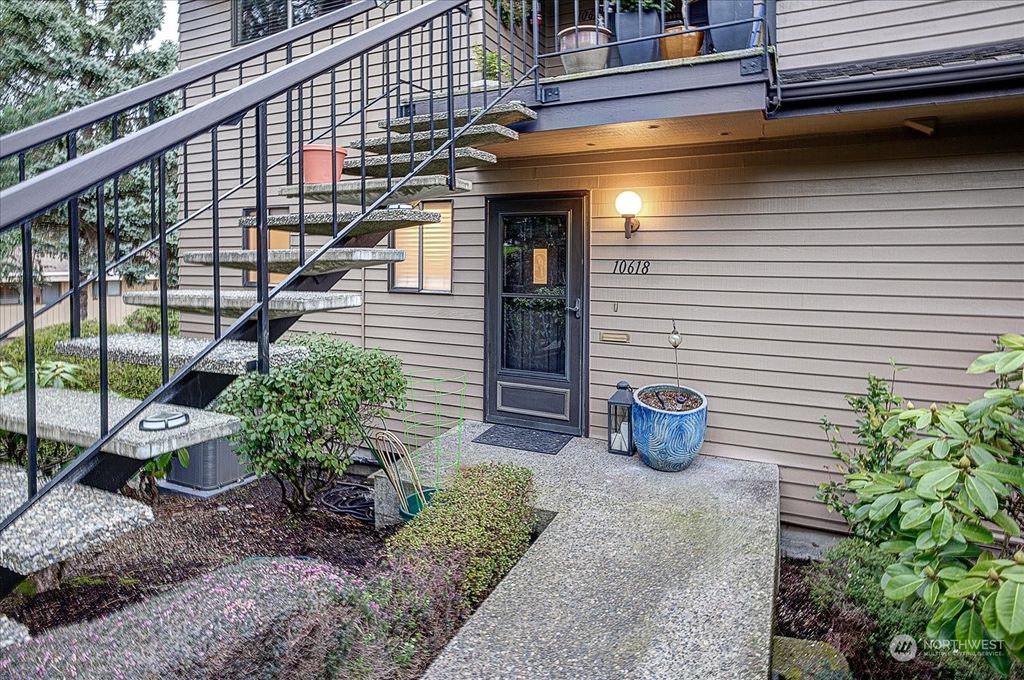 Photo of 10618 Glen Acres Drive S, Seattle, WA 98168 (MLS # 2196419)