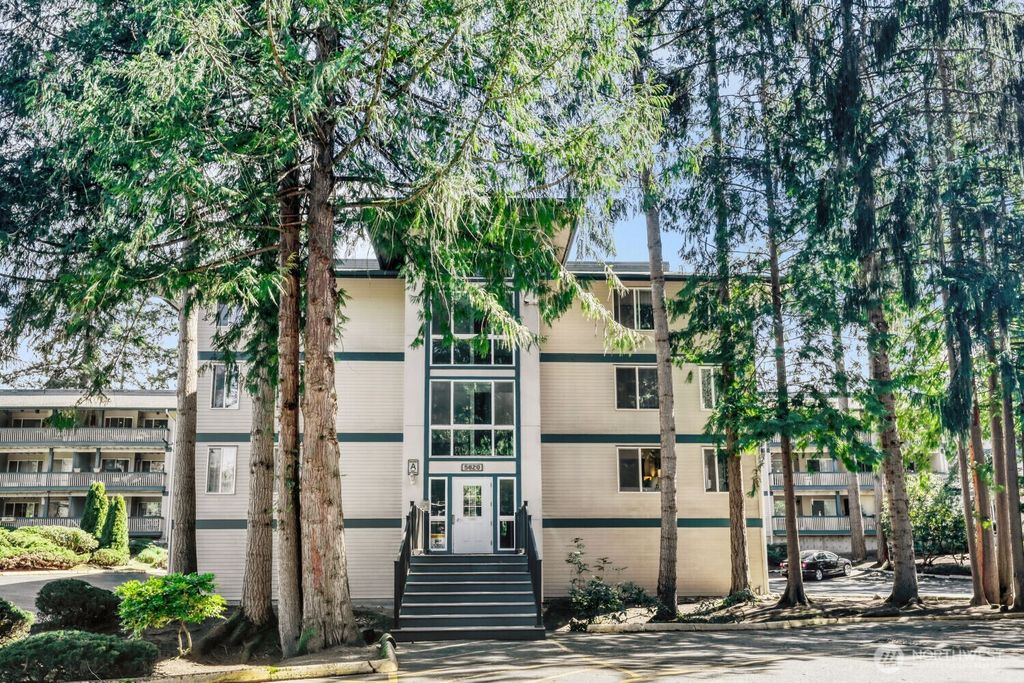 Photo of 5620 5620 200th Street SW #A101, Lynnwood, WA 98036 (MLS # 2499870)